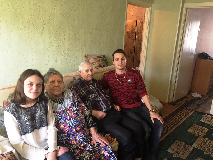 Бойцы и кандидаты студотрядов Института провели субботники в домах пожилых рубцовчан