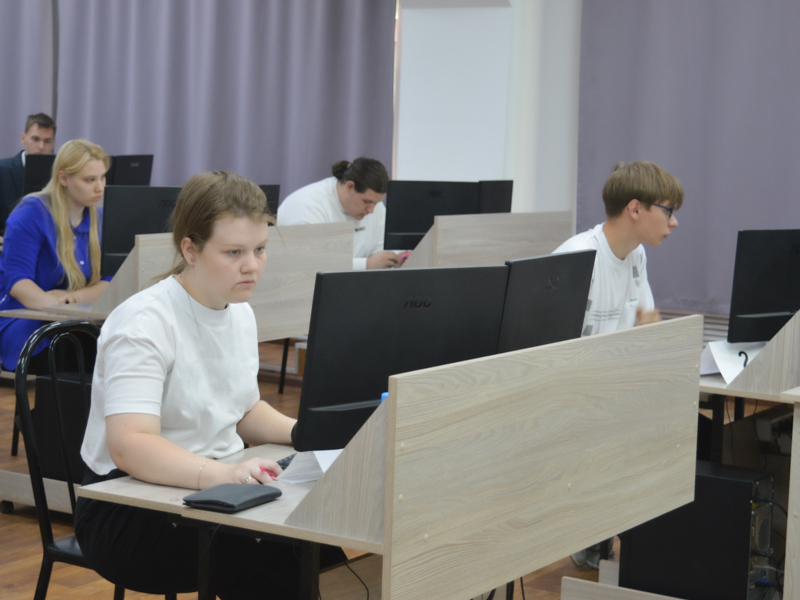 Старт демонстрационного экзамена по специальности «Информационные системы и программирование»