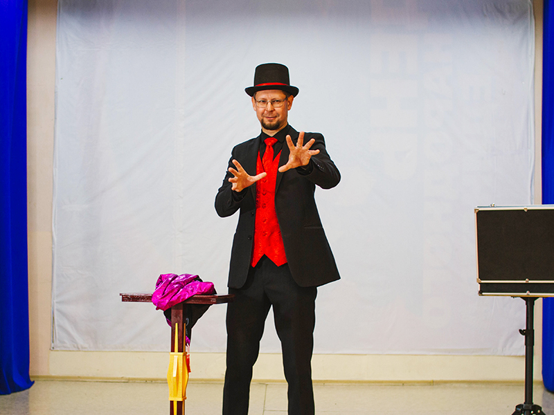 Студенты Рубцовского института поучаствовали в съёмке популярного сериала "Дело в шляпе"