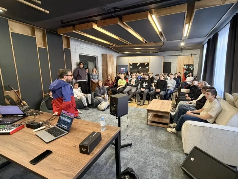 Эксперты из Барнаула раскрыли секреты аранжировки для студентов нашего института!